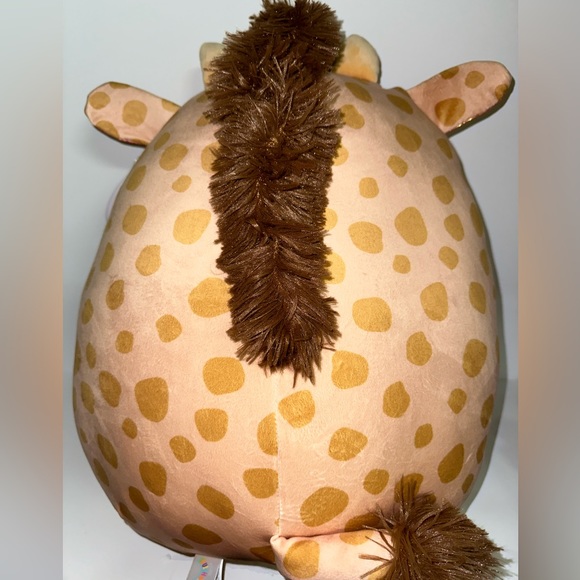 Zuni the Giraffe Valentines 2023 Squishmallow - Picture 3 of 4